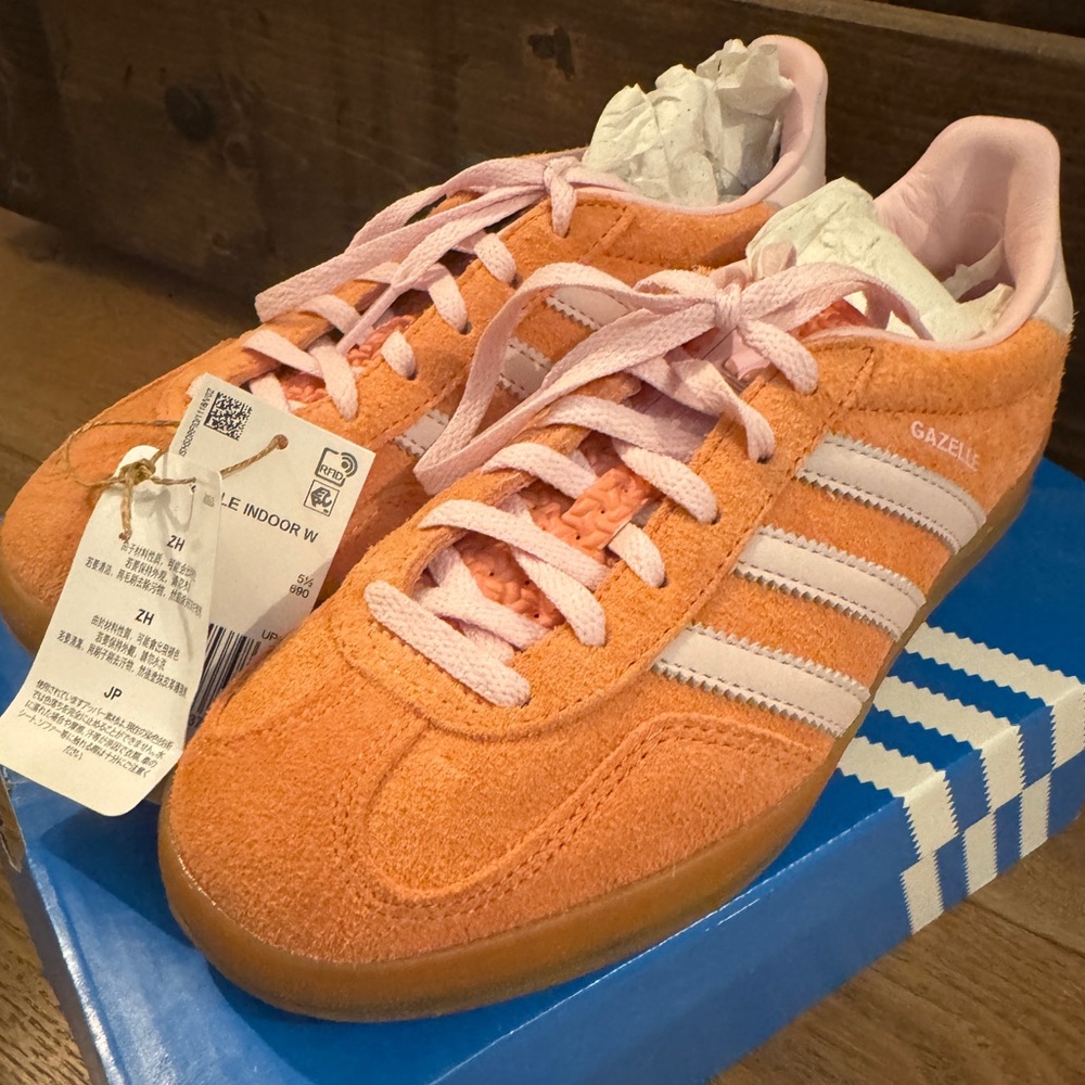 Brand new pink Gazelles 💗

Size: US 7 | F 38 2/3 | UK 5 1/2